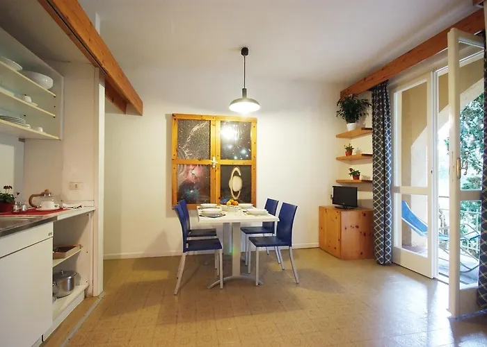 Golfo Della * Lacona